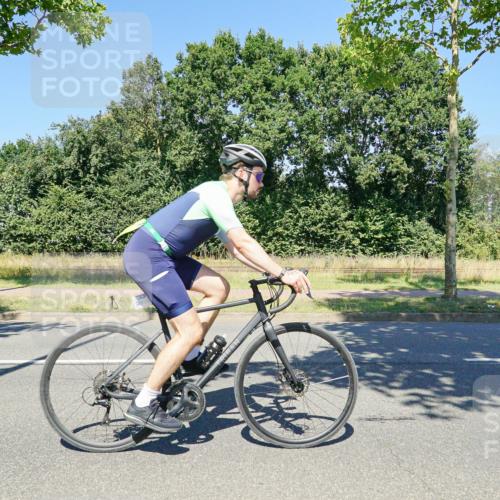 09.08.2026 - GEWOBA Citytriathlon Bremen Michael Burmester http://msf.ph/oto/9962974 09.08.2026 14:41:29 Radfahren 142, 213, 223, 230, 231, 264, 342, 422, 435, 471 meine-sportfotos.de