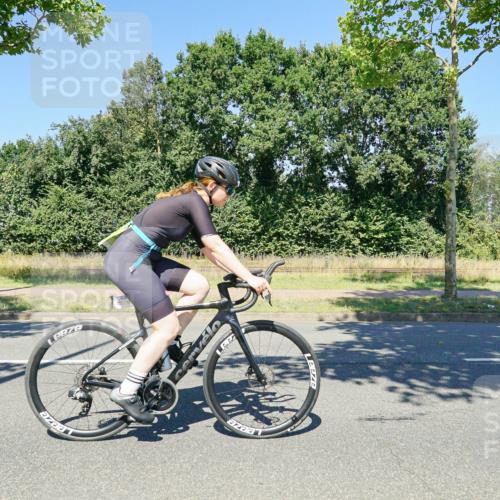 09.08.2026 - GEWOBA Citytriathlon Bremen Michael Burmester http://msf.ph/oto/9963129 09.08.2026 14:48:37 Radfahren 484 meine-sportfotos.de