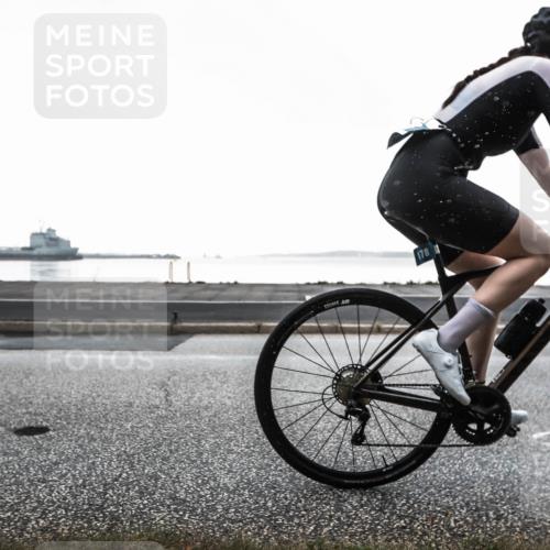 16.08.2026 - KN Förde Triathlon 2026 H.Heesch http://msf.ph/oto/9963275 16.08.2026 09:27:59 Radfahren 103, 110, 113, 114, 146, 164, 166, 174, 178, 192, 239 meine-sportfotos.de