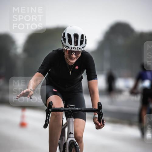 16.08.2026 - KN Förde Triathlon 2026 H.Heesch http://msf.ph/oto/9963588 16.08.2026 09:31:34 Radfahren 217, 226 meine-sportfotos.de