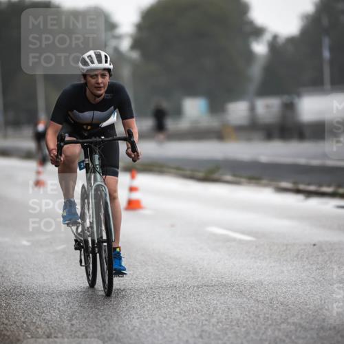 16.08.2026 - KN Förde Triathlon 2026 H.Heesch http://msf.ph/oto/9963618 16.08.2026 09:31:53 Radfahren 106, 140, 242, 245 meine-sportfotos.de