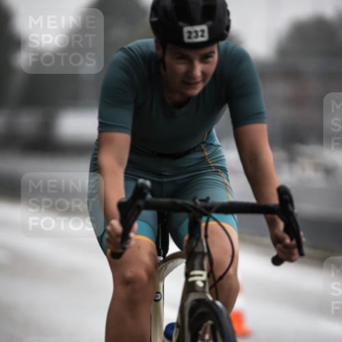 16.08.2026 - KN Förde Triathlon 2026 H.Heesch http://msf.ph/oto/9963747 16.08.2026 09:32:24 Radfahren 133, 232, 262 meine-sportfotos.de