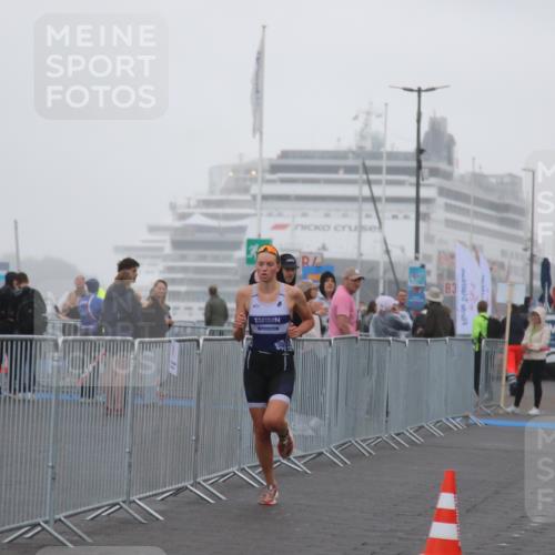 16.08.2026 - KN Förde Triathlon 2026 Markus Tischler http://msf.ph/oto/9964173 16.08.2026 09:50:15 Ziel  meine-sportfotos.de