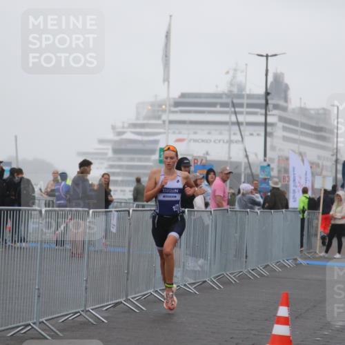 16.08.2026 - KN Förde Triathlon 2026 Markus Tischler http://msf.ph/oto/9964178 16.08.2026 09:50:15 Ziel  meine-sportfotos.de