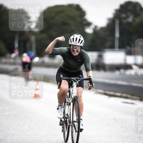 16.08.2026 - KN Förde Triathlon 2026 H.Heesch http://msf.ph/oto/9965381 16.08.2026 09:22:03 Radfahren 141, 162 meine-sportfotos.de