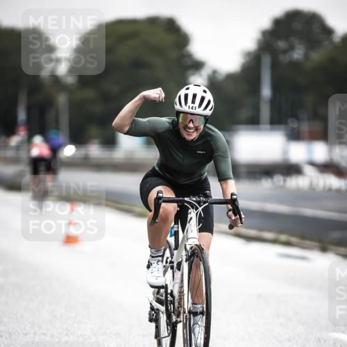 16.08.2026 - KN Förde Triathlon 2026 H.Heesch http://msf.ph/oto/9965382 16.08.2026 09:22:03 Radfahren 141, 162 meine-sportfotos.de