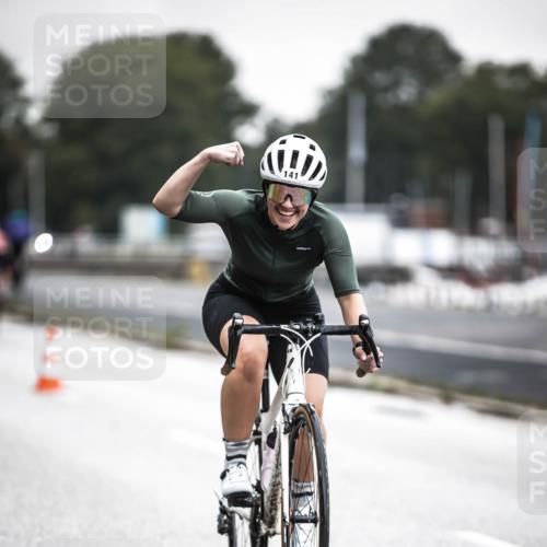 16.08.2026 - KN Förde Triathlon 2026 H.Heesch http://msf.ph/oto/9965383 16.08.2026 09:22:03 Radfahren 141, 162 meine-sportfotos.de