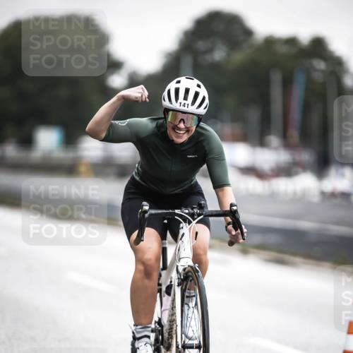 16.08.2026 - KN Förde Triathlon 2026 H.Heesch http://msf.ph/oto/9965384 16.08.2026 09:22:03 Radfahren 141, 162 meine-sportfotos.de