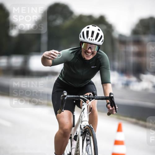 16.08.2026 - KN Förde Triathlon 2026 H.Heesch http://msf.ph/oto/9965386 16.08.2026 09:22:04 Radfahren 141, 162 meine-sportfotos.de