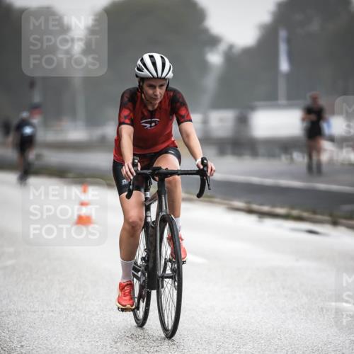 16.08.2026 - KN Förde Triathlon 2026 H.Heesch http://msf.ph/oto/9967963 16.08.2026 09:40:41 Radfahren 139, 184, 232 meine-sportfotos.de