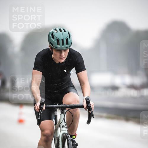 16.08.2026 - KN Förde Triathlon 2026 H.Heesch http://msf.ph/oto/9968546 16.08.2026 09:44:17 Radfahren 129, 131, 137, 235, 245, 805 meine-sportfotos.de
