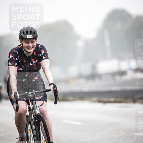 16.08.2026 - KN Förde Triathlon 2026 H.Heesch http://msf.ph/oto/9968616 16.08.2026 09:44:36 Radfahren 205, 213, 254 meine-sportfotos.de