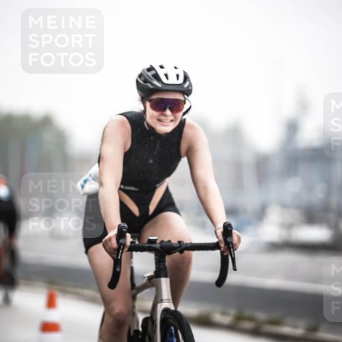 16.08.2026 - KN Förde Triathlon 2026 H.Heesch http://msf.ph/oto/9969262 16.08.2026 09:48:29 Radfahren 145, 153, 168, 195, 238, 243, 250, 252 meine-sportfotos.de