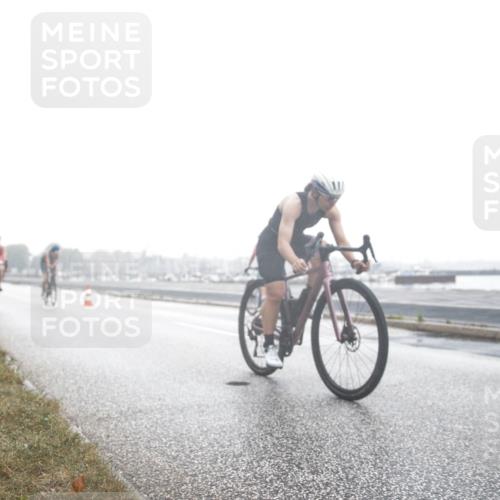 16.08.2026 - KN Förde Triathlon 2026 H.Heesch http://msf.ph/oto/9970026 16.08.2026 09:46:45 Radfahren 215, 236, 247, 265 meine-sportfotos.de