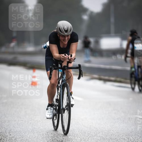 16.08.2026 - KN Förde Triathlon 2026 H.Heesch http://msf.ph/oto/9970577 16.08.2026 09:54:35 Radfahren 135, 232, 264 meine-sportfotos.de