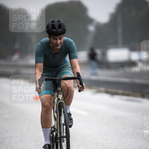 16.08.2026 - KN Förde Triathlon 2026 H.Heesch http://msf.ph/oto/9970599 16.08.2026 09:54:38 Radfahren 135, 232 meine-sportfotos.de