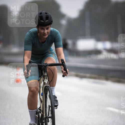 16.08.2026 - KN Förde Triathlon 2026 H.Heesch http://msf.ph/oto/9970601 16.08.2026 09:54:38 Radfahren 135, 232 meine-sportfotos.de