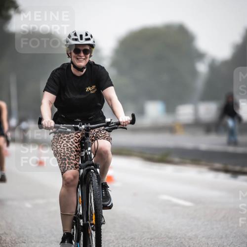 16.08.2026 - KN Förde Triathlon 2026 H.Heesch http://msf.ph/oto/9970614 16.08.2026 09:54:46 Radfahren 128, 132 meine-sportfotos.de