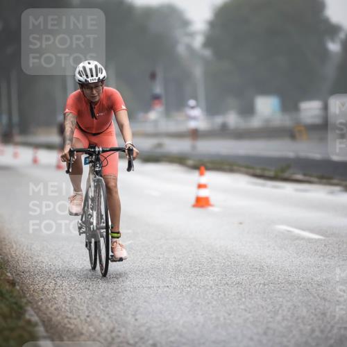 16.08.2026 - KN Förde Triathlon 2026 H.Heesch http://msf.ph/oto/9970919 16.08.2026 09:56:14 Radfahren 195, 197, 229, 254, 260, 805 meine-sportfotos.de