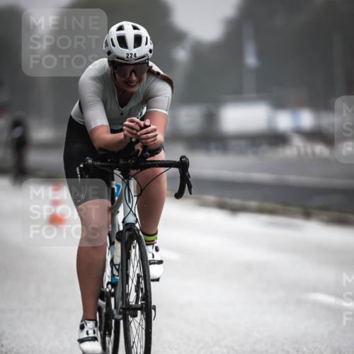 16.08.2026 - KN Förde Triathlon 2026 H.Heesch http://msf.ph/oto/9971664 16.08.2026 10:01:09 Radfahren 190, 212, 224 meine-sportfotos.de