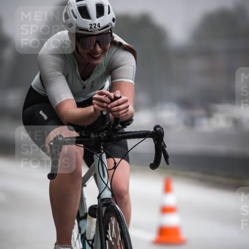 16.08.2026 - KN Förde Triathlon 2026 H.Heesch http://msf.ph/oto/9971675 16.08.2026 10:01:10 Radfahren 190, 212, 224 meine-sportfotos.de