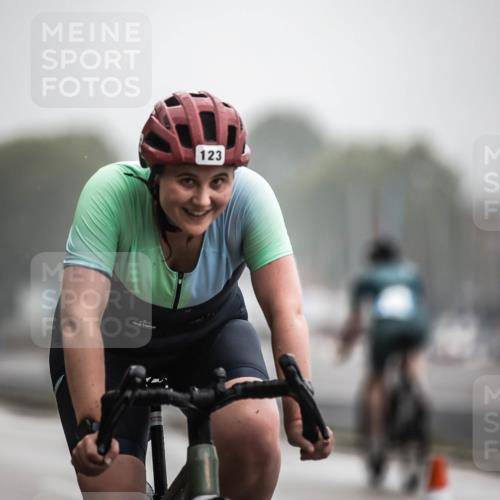 16.08.2026 - KN Förde Triathlon 2026 H.Heesch http://msf.ph/oto/9971987 16.08.2026 10:03:21 Radfahren 241, 244 meine-sportfotos.de