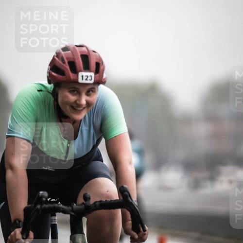 16.08.2026 - KN Förde Triathlon 2026 H.Heesch http://msf.ph/oto/9971989 16.08.2026 10:03:21 Radfahren 241, 244 meine-sportfotos.de