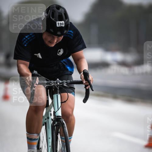 16.08.2026 - KN Förde Triathlon 2026 H.Heesch http://msf.ph/oto/9972068 16.08.2026 10:04:02 Radfahren 240 meine-sportfotos.de