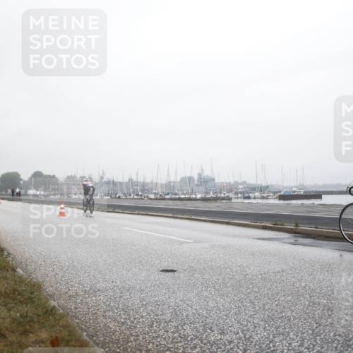 16.08.2026 - KN Förde Triathlon 2026 H.Heesch http://msf.ph/oto/9972142 16.08.2026 09:52:42 Radfahren 129, 240, 242, 253 meine-sportfotos.de