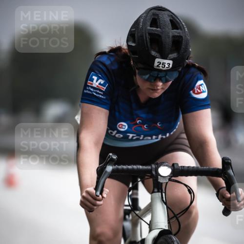 16.08.2026 - KN Förde Triathlon 2026 H.Heesch http://msf.ph/oto/9973441 16.08.2026 10:05:51 Radfahren 247, 253 meine-sportfotos.de
