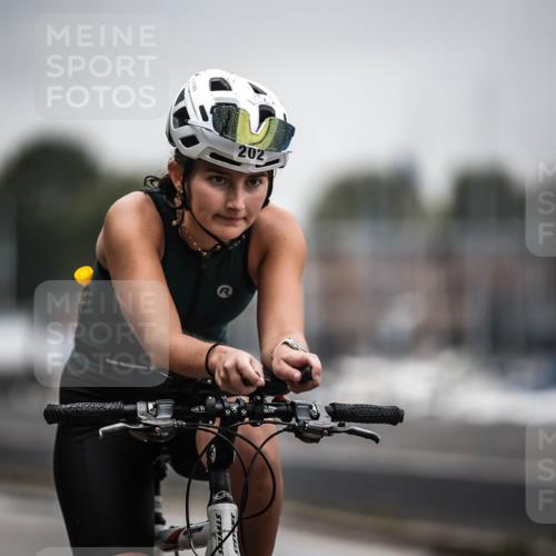 16.08.2026 - KN Förde Triathlon 2026 H.Heesch http://msf.ph/oto/9973775 16.08.2026 10:12:07 Radfahren  meine-sportfotos.de