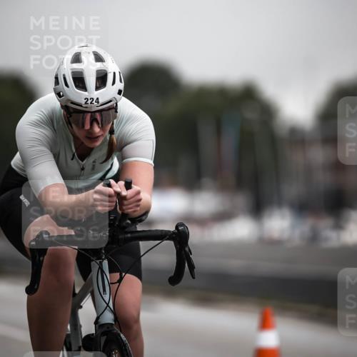 16.08.2026 - KN Förde Triathlon 2026 H.Heesch http://msf.ph/oto/9973858 16.08.2026 10:13:30 Radfahren 244 meine-sportfotos.de