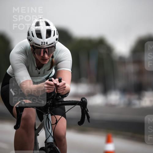 16.08.2026 - KN Förde Triathlon 2026 H.Heesch http://msf.ph/oto/9973859 16.08.2026 10:13:30 Radfahren 244 meine-sportfotos.de
