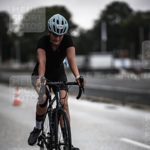 16.08.2026 - KN Förde Triathlon 2026 H.Heesch http://msf.ph/oto/9974110 16.08.2026 10:17:57 Radfahren  meine-sportfotos.de