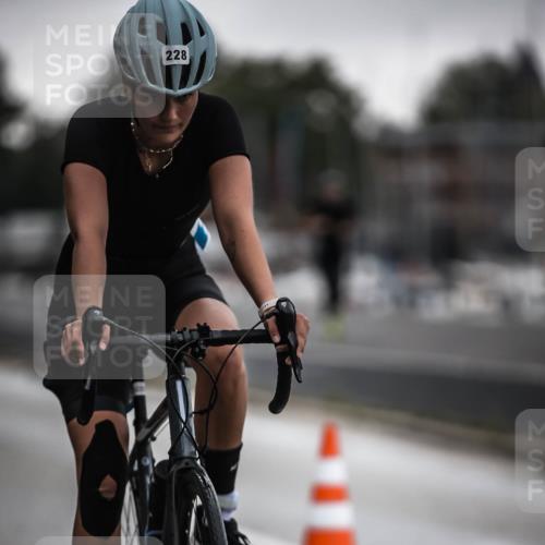 16.08.2026 - KN Förde Triathlon 2026 H.Heesch http://msf.ph/oto/9974120 16.08.2026 10:17:57 Radfahren  meine-sportfotos.de