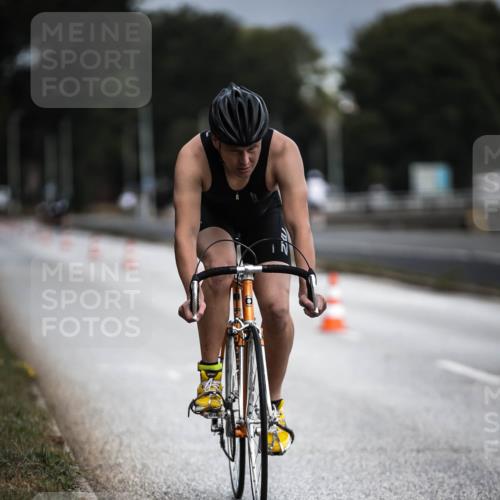 16.08.2026 - KN Förde Triathlon 2026 H.Heesch http://msf.ph/oto/9974323 16.08.2026 11:00:28 Radfahren 301, 317 meine-sportfotos.de