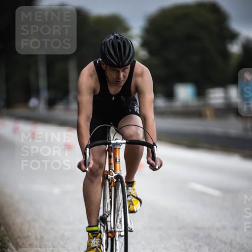 16.08.2026 - KN Förde Triathlon 2026 H.Heesch http://msf.ph/oto/9974327 16.08.2026 11:00:28 Radfahren 301, 317 meine-sportfotos.de