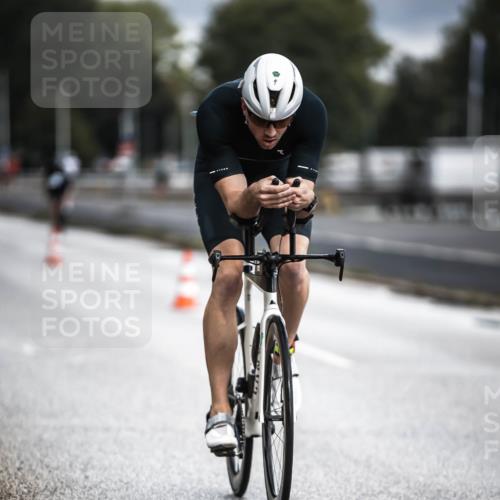 16.08.2026 - KN Förde Triathlon 2026 H.Heesch http://msf.ph/oto/9974360 16.08.2026 11:00:55 Radfahren 304 meine-sportfotos.de