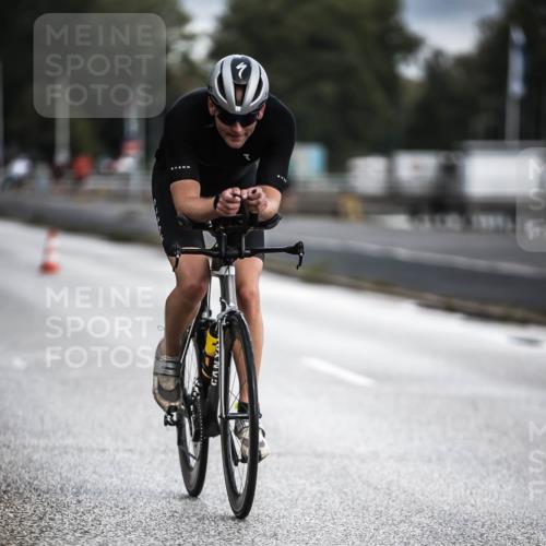 16.08.2026 - KN Förde Triathlon 2026 H.Heesch http://msf.ph/oto/9974379 16.08.2026 11:01:11 Radfahren 319, 323 meine-sportfotos.de