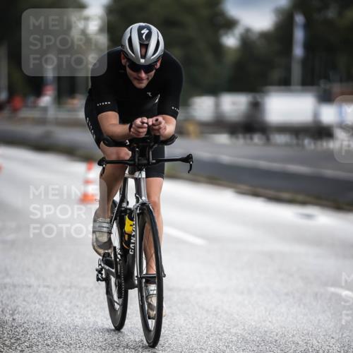 16.08.2026 - KN Förde Triathlon 2026 H.Heesch http://msf.ph/oto/9974381 16.08.2026 11:01:11 Radfahren 319, 323 meine-sportfotos.de