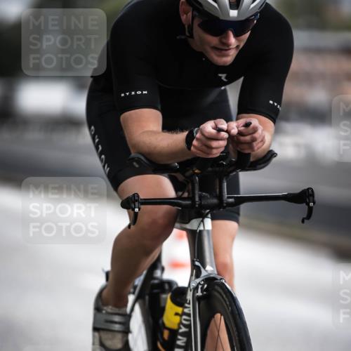 16.08.2026 - KN Förde Triathlon 2026 H.Heesch http://msf.ph/oto/9974393 16.08.2026 11:01:11 Radfahren 319, 323 meine-sportfotos.de