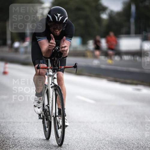 16.08.2026 - KN Förde Triathlon 2026 H.Heesch http://msf.ph/oto/9974427 16.08.2026 11:01:44 Radfahren 310, 311 meine-sportfotos.de