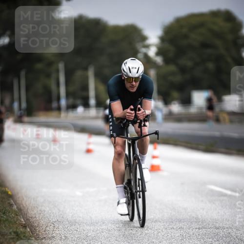 16.08.2026 - KN Förde Triathlon 2026 H.Heesch http://msf.ph/oto/9974492 16.08.2026 11:02:16 Radfahren 314, 327, 441 meine-sportfotos.de