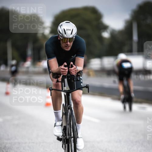 16.08.2026 - KN Förde Triathlon 2026 H.Heesch http://msf.ph/oto/9974502 16.08.2026 11:02:16 Radfahren 314, 327, 441 meine-sportfotos.de