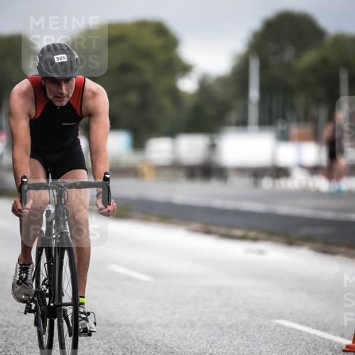 16.08.2026 - KN Förde Triathlon 2026 H.Heesch http://msf.ph/oto/9974532 16.08.2026 11:02:30 Radfahren 321, 325 meine-sportfotos.de