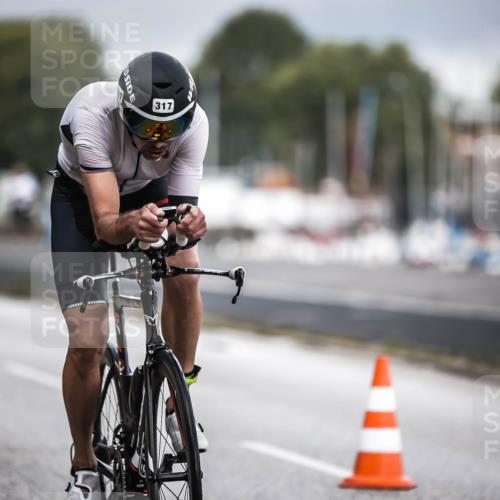 16.08.2026 - KN Förde Triathlon 2026 H.Heesch http://msf.ph/oto/9974557 16.08.2026 11:02:40 Radfahren 317, 324, 336 meine-sportfotos.de