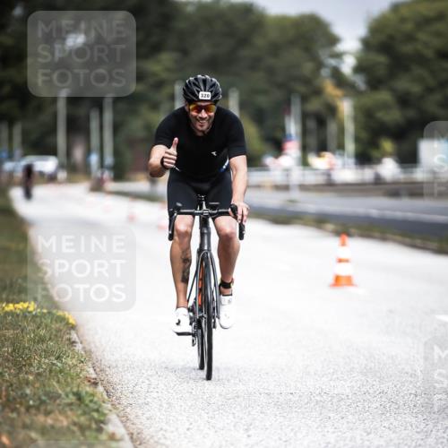 16.08.2026 - KN Förde Triathlon 2026 H.Heesch http://msf.ph/oto/9974633 16.08.2026 11:04:04 Radfahren 320, 363 meine-sportfotos.de