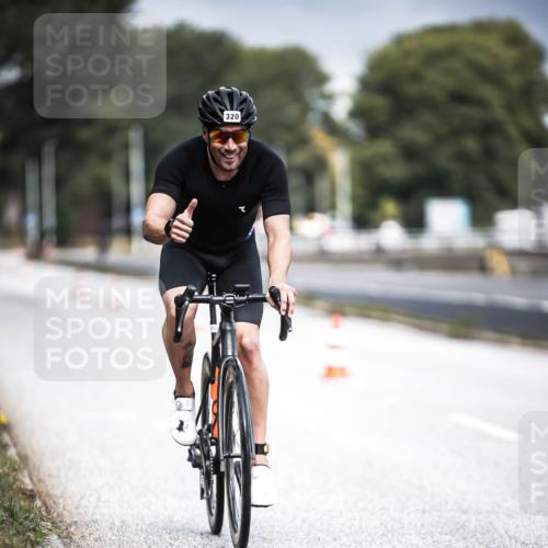 16.08.2026 - KN Förde Triathlon 2026 H.Heesch http://msf.ph/oto/9974641 16.08.2026 11:04:04 Radfahren 320, 363 meine-sportfotos.de