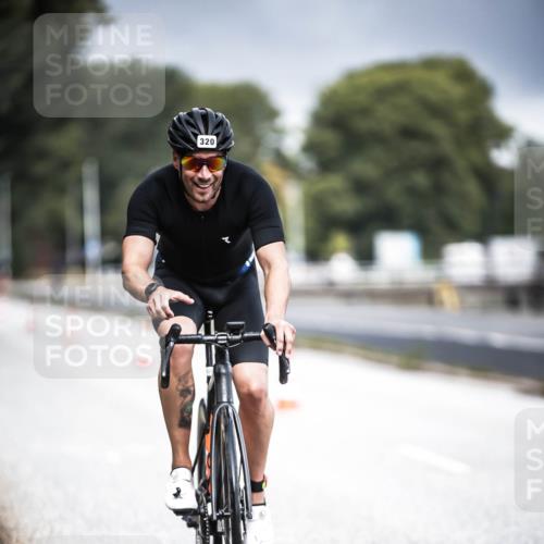 16.08.2026 - KN Förde Triathlon 2026 H.Heesch http://msf.ph/oto/9974645 16.08.2026 11:04:04 Radfahren 320, 363 meine-sportfotos.de