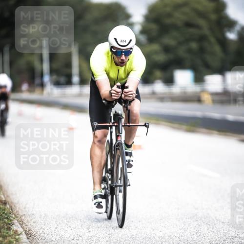 16.08.2026 - KN Förde Triathlon 2026 H.Heesch http://msf.ph/oto/9974731 16.08.2026 11:04:48 Radfahren 324, 336 meine-sportfotos.de